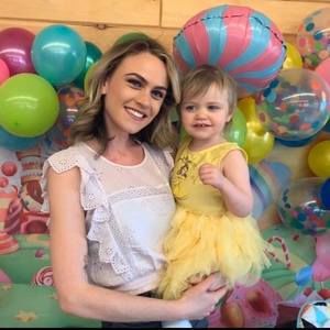 Meet your Posher, Cara